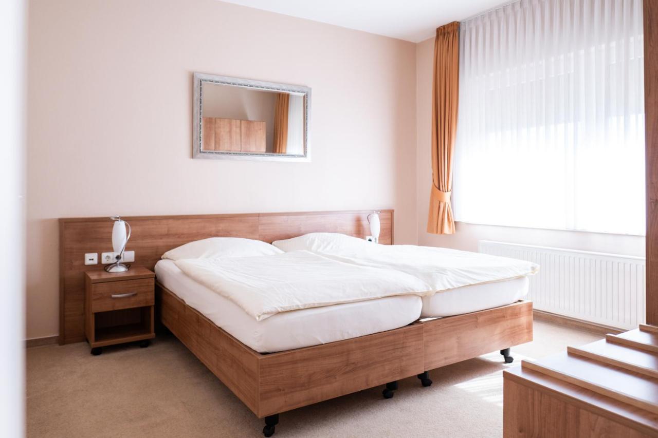 Land-Gut-Hotel Restaurant Kreuz Meyer Stuhr Luaran gambar